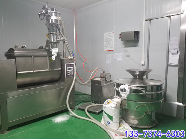 真空上料机配套振动筛现场图片